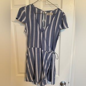 Hollister romper